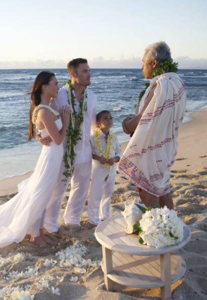 Joyce Green son Brian Austin Green with his bride Megan fox at their wedding in Hawaii.